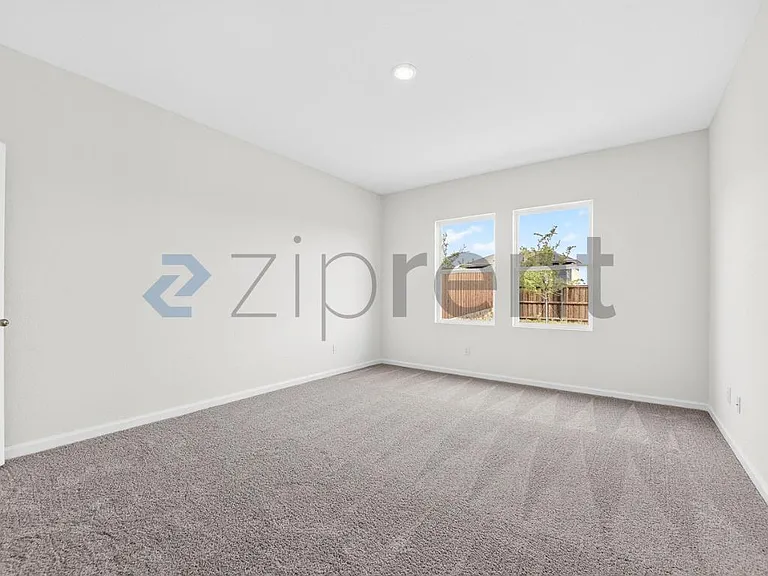 1317 Kennedy Rd — Photo 13