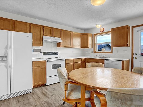 3rd image of 1373 Eagle Avenue UNIT B