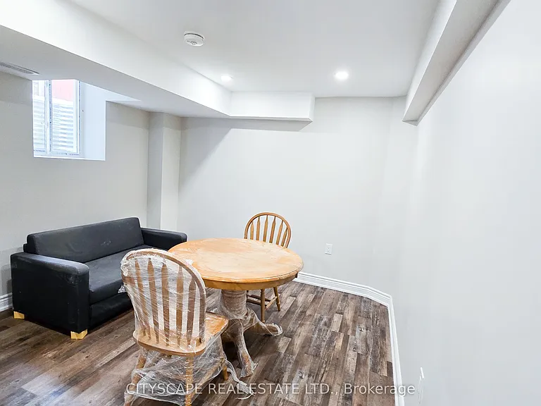 121 Ashdale Rd #LOWER — Photo 24