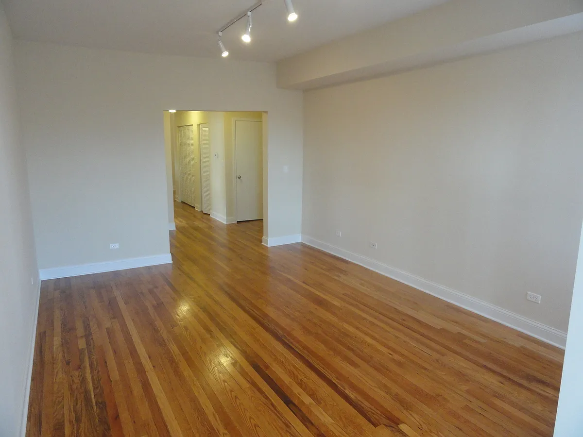 Building Photo - 4846 N Drake Ave #2