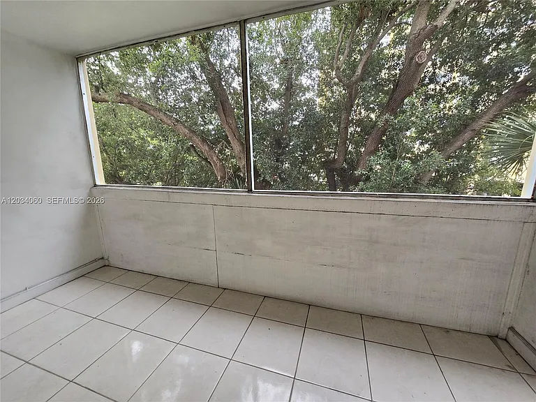 1475 NE 125th Ter #304-B — Photo 8