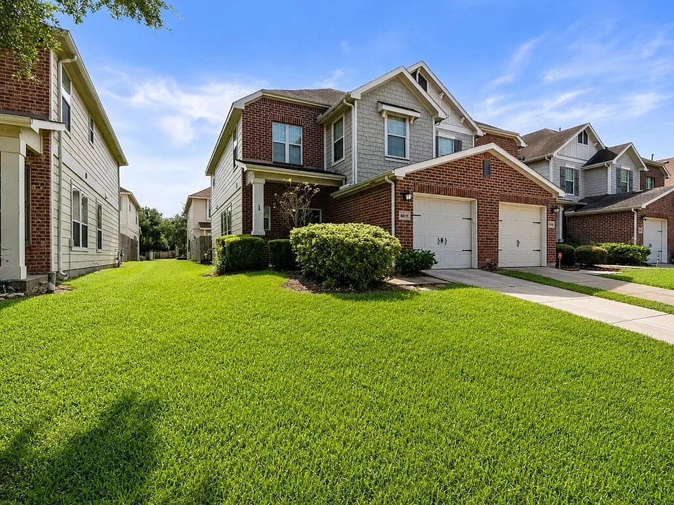 8011 Fisher Glen Ln
