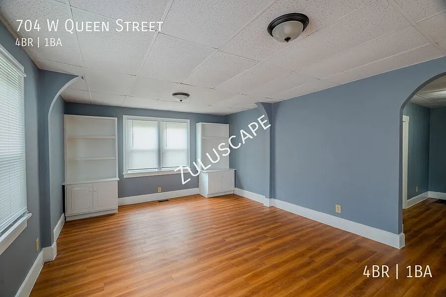 Free 1st Month Rent!.....704 W. Queen / Affordable 4 bedroom in Muncie Indiana — Photo 2
