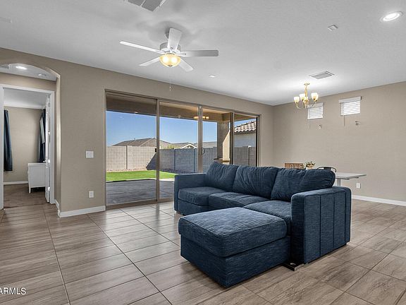 4th image of 2820 W LYMAN Drive