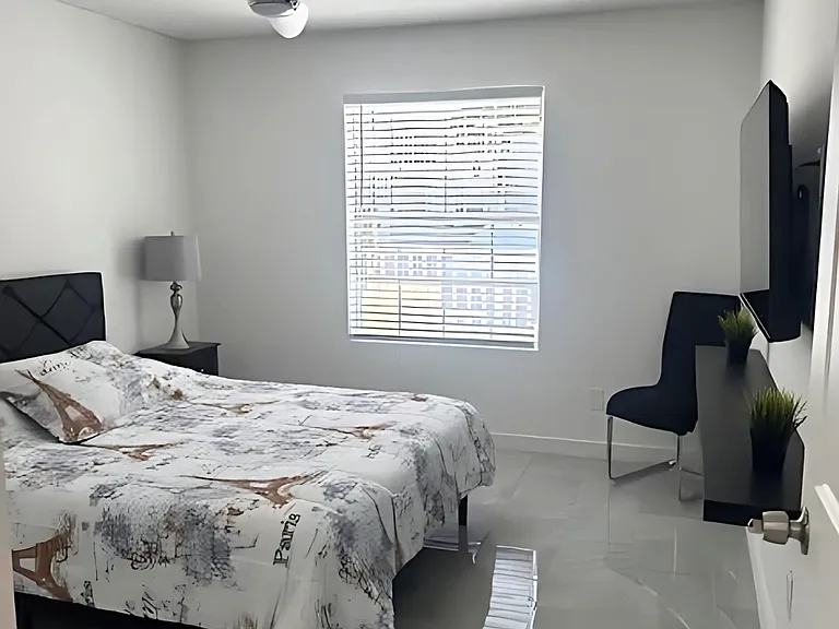 11588 Westwood Blvd — Photo 10