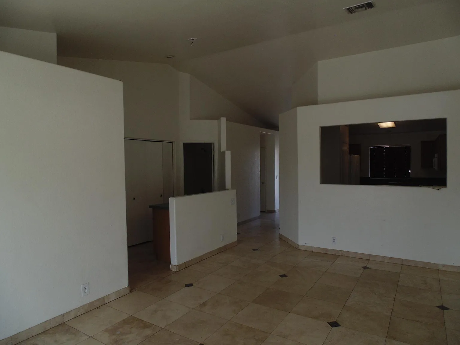 8423 W Hubbell St — Photo 4