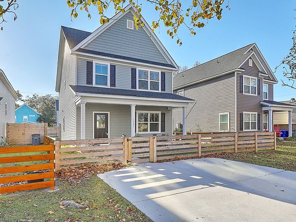 3rd image of 4985 Chateau Ave