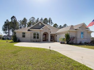 279 Tournament Ln, Freeport, FL 32439