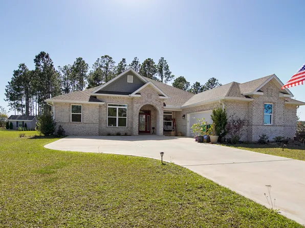 279 Tournament Ln, Freeport, FL 32439