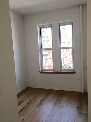 Rented by Warren T Real Estate Corp. | media 7