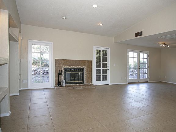 4th image of 16110 E Balsam Dr