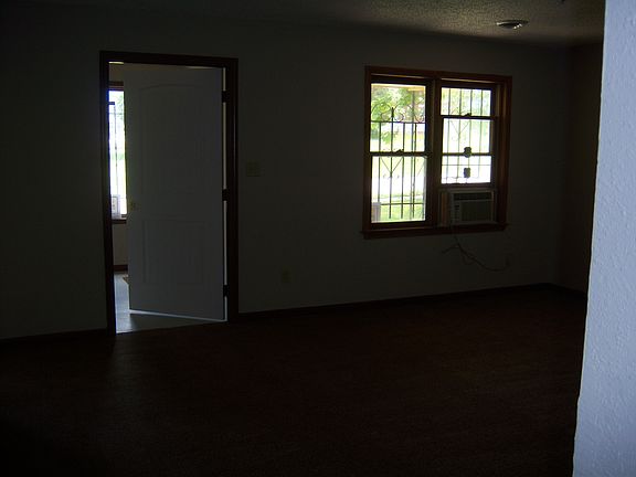 5th image of 3128 Wayne Ave