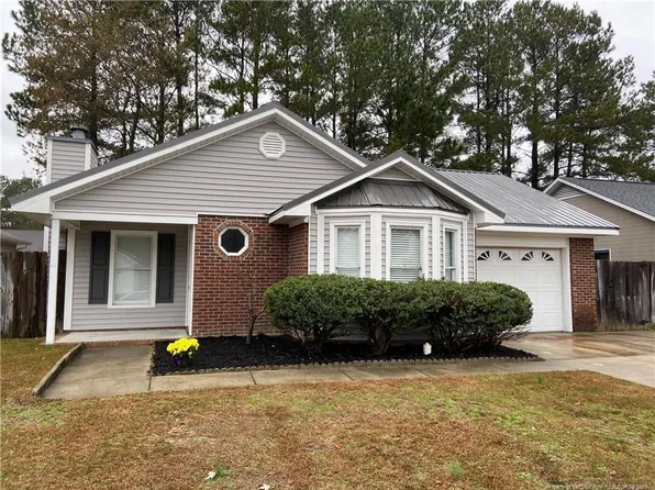 1422 Farwell Dr, Fayetteville, NC 28304