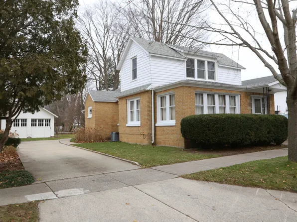 120 Mary St, Saugatuck, MI 49453
