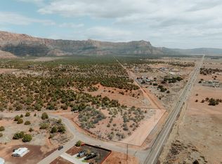 1933 S Canyon Dr, Hurricane, UT 84737