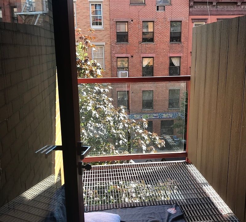 1st image of 190 E 100th St #303