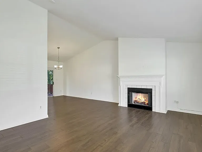 3315 Albion Ct — Photo 15