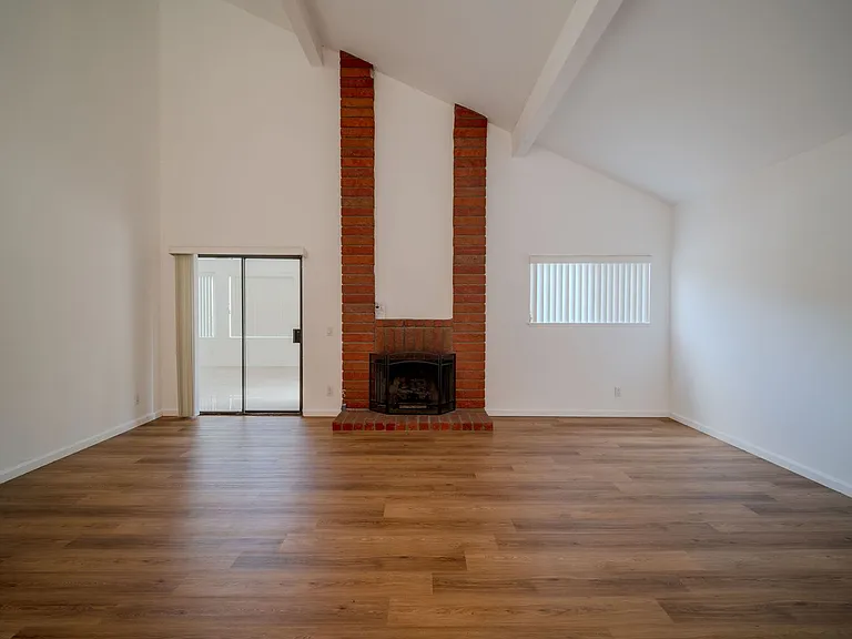 18950 Mount Walton Cir — Photo 11