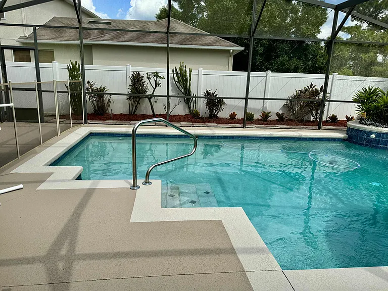 Screened in Pool
