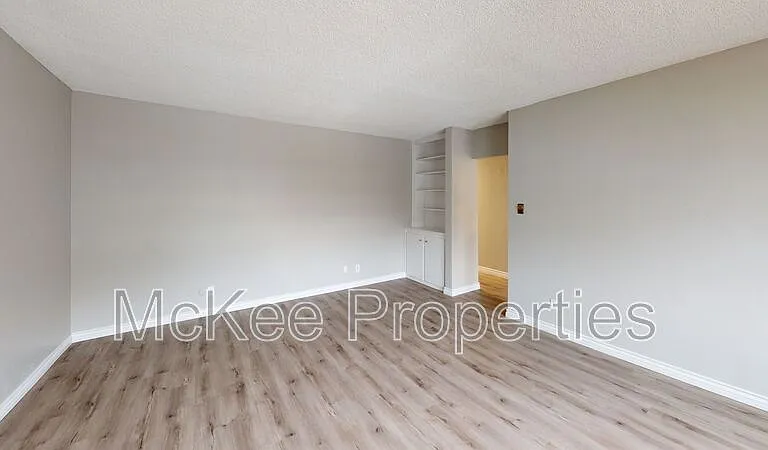 920 F Ave #F — Photo 5