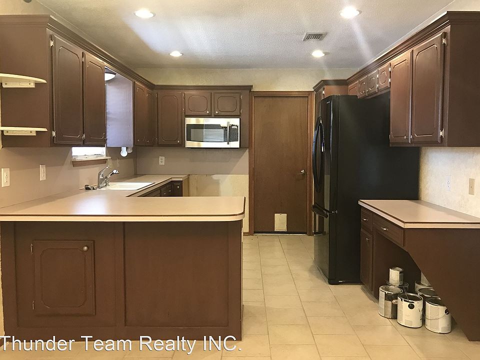 1st image of 704 Little River Cir