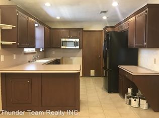 704 Little River Cir, Moore, OK 73160