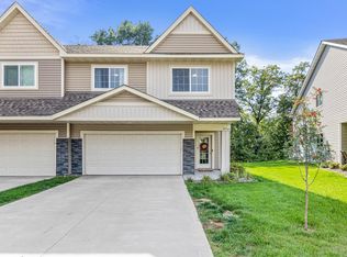 39565 Oak Park Trl, North Branch, MN 55056
