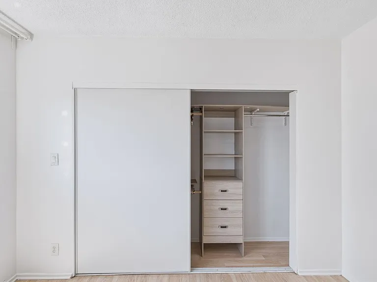 Lillian Way Apartments — Photo 12