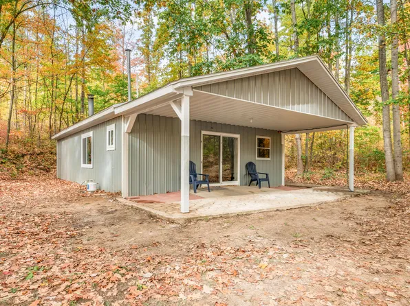 8141 135th Ave, Evart, MI 49631