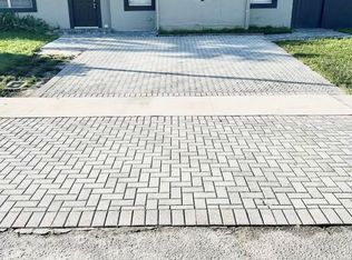 8010 SW 7th Ct, North Lauderdale, FL 33068