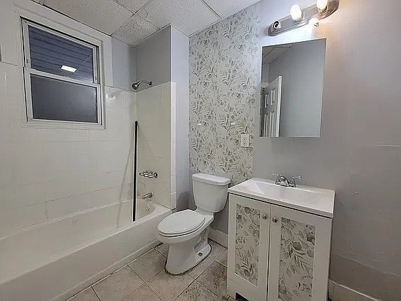 4th image of 637 S Park St #B