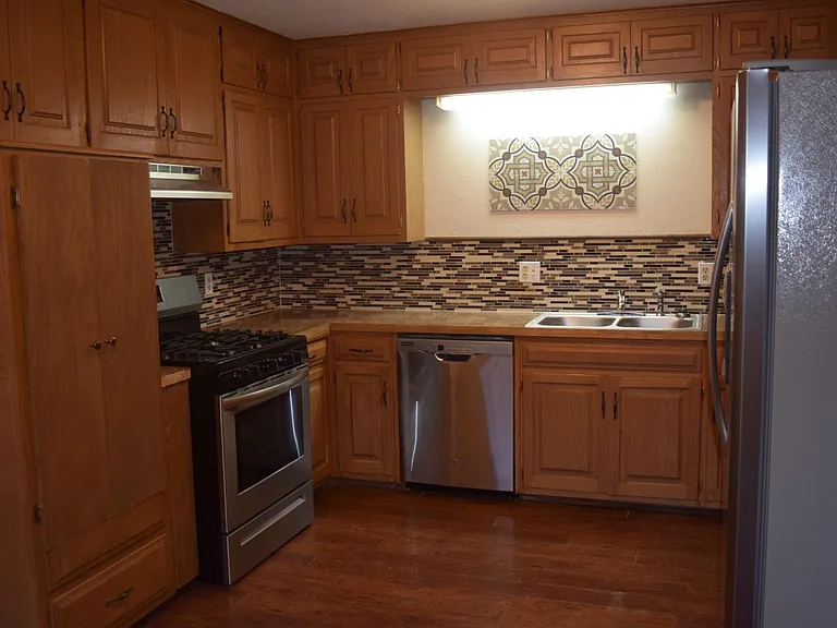 721 W Lakeshore Dr — Photo 11
