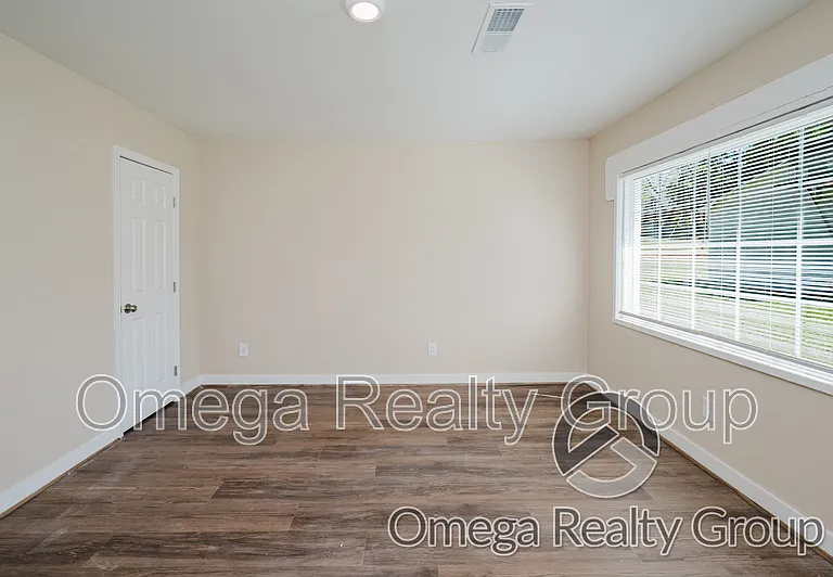 14 E Clay St — Photo 10