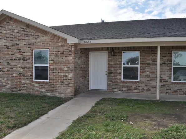 1082 Memory Ln, Waxahachie, TX 75167