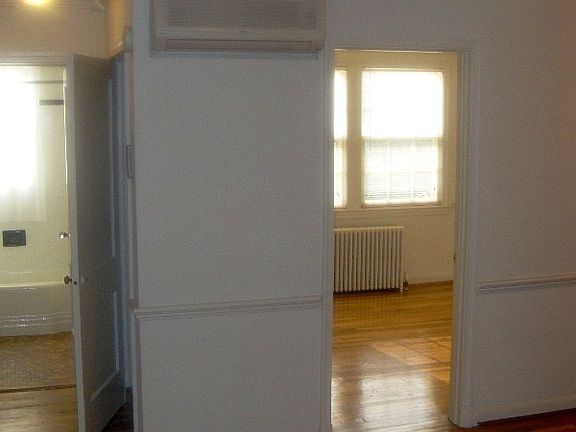 2nd image of 823 S Alfred St APT 4