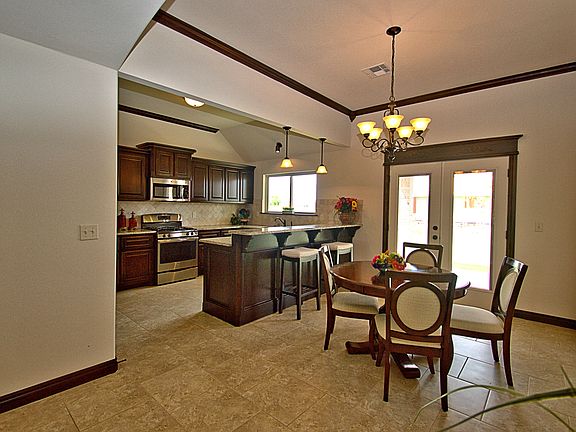 5th image of 5101 SW 122nd Ter