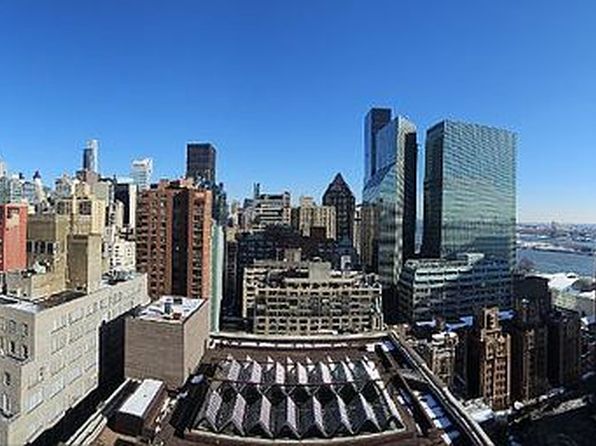 320 E 42nd St