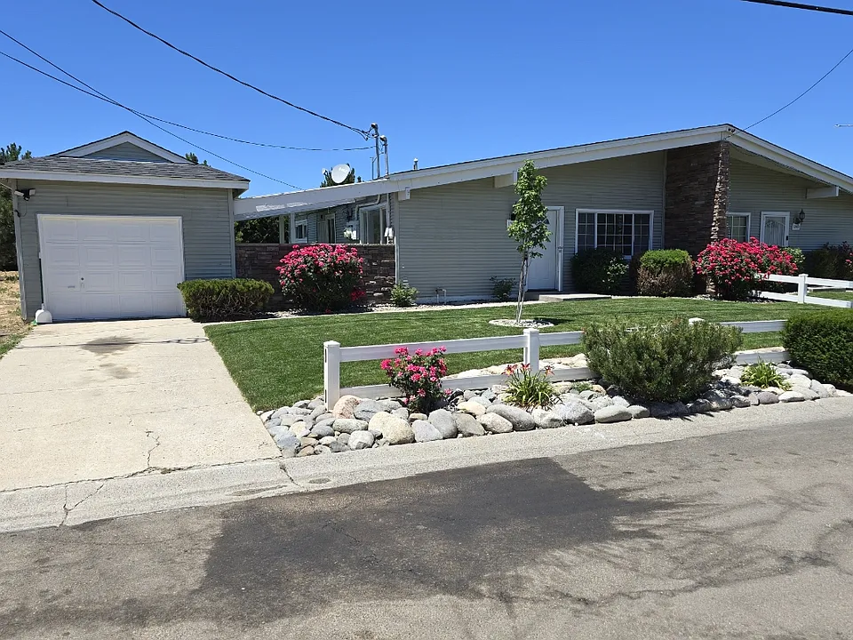 12001 Green Mountain St