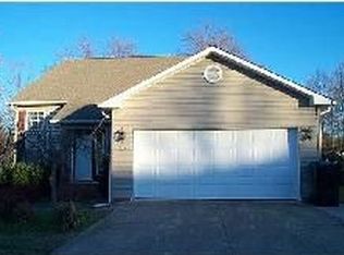 214 Camden Woods Dr, Thomasville, NC 27360