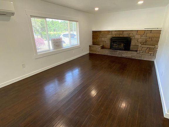 3rd image of 7508 120th St E #B