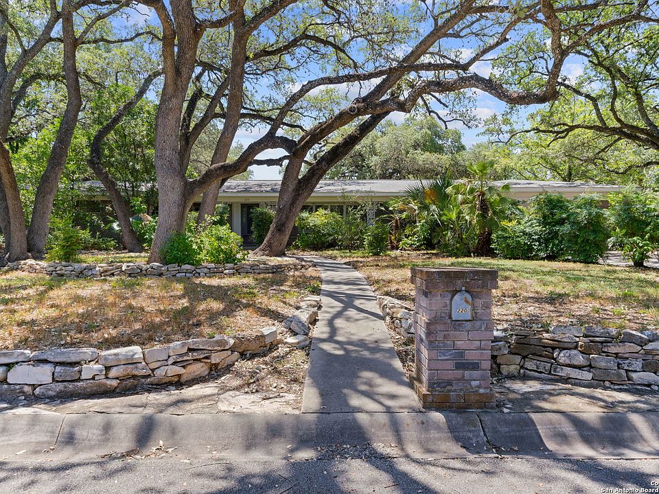 1st image of 220 CAROLWOOD DR