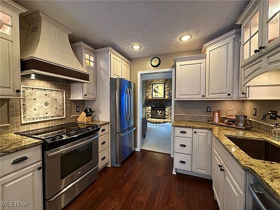 3rd image of 602 Cattail Cir