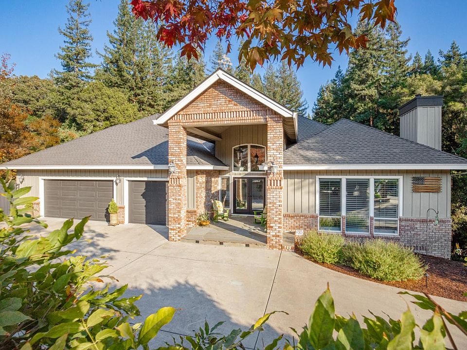 1st image of 115 Lauren Cir