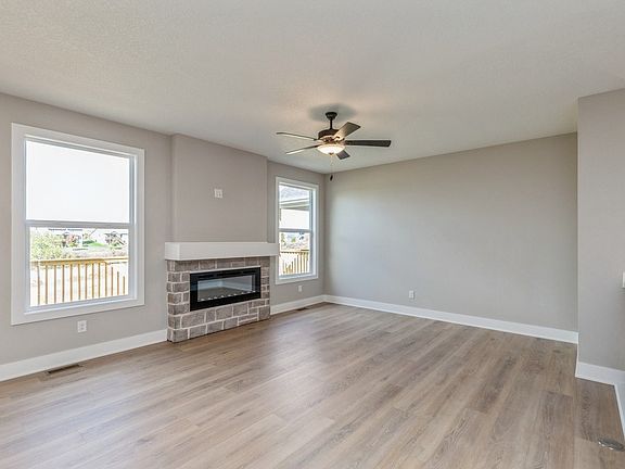 4th image of 5402 NE Briarwood Dr