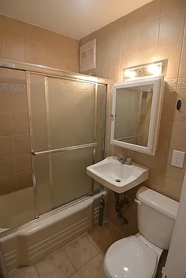 Rented by City Connections Realty | media 9