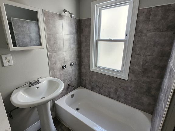 2nd image of 1553 E 204th St #1
