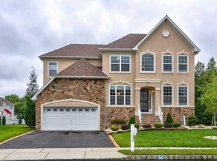 22 Maxwell Rd, Monroe Township, NJ 08831