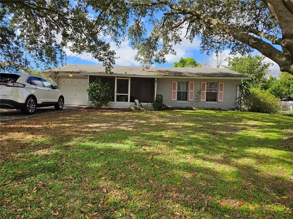 5921 Crews Lake Rd, Lakeland, FL 33812