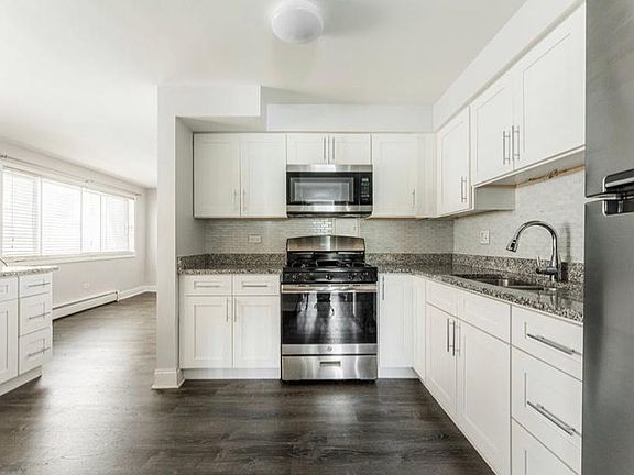 2nd image of 6043 N Northwest Hwy #1G