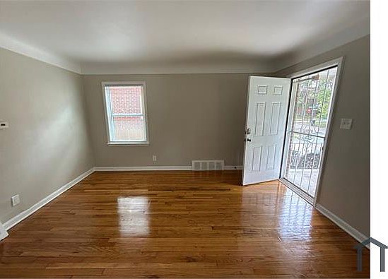 2nd image of 18693 Eureka St